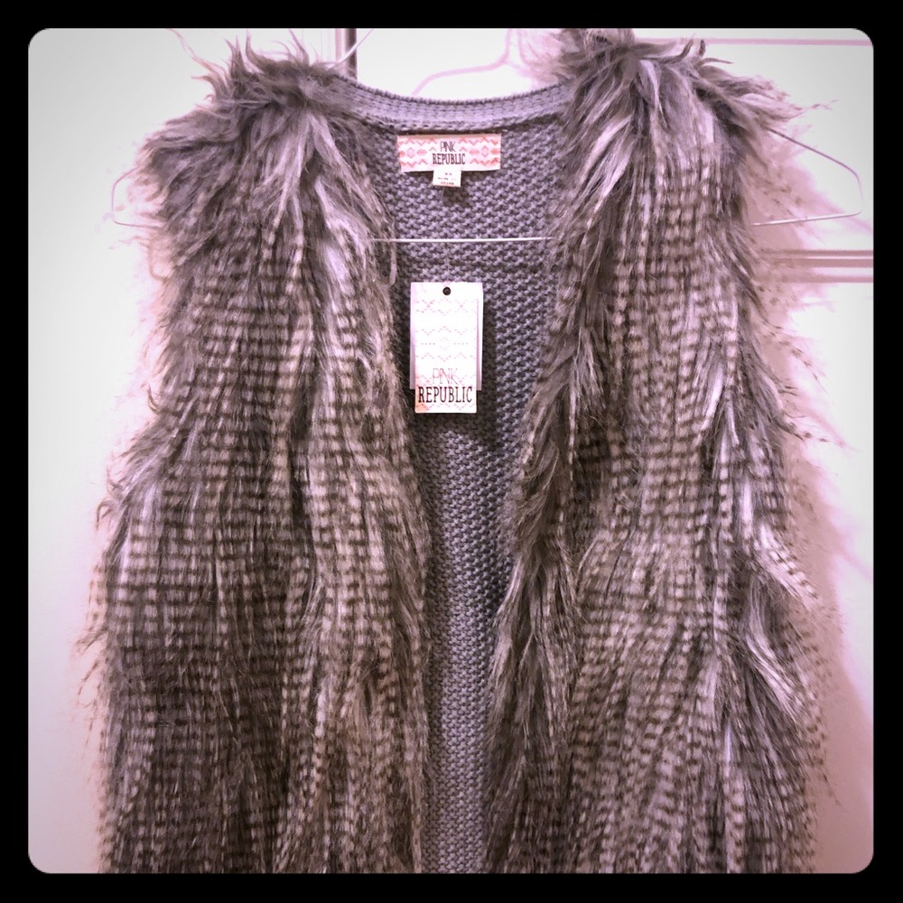 Pink Republic Gray Furry Vest 💙💙💙